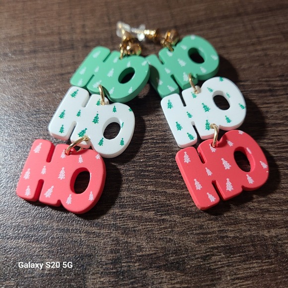 Christmas Ho Ho Ho Drop Earrings Women Green White Red Festive Holiday Jewelry - Picture 5 of 5